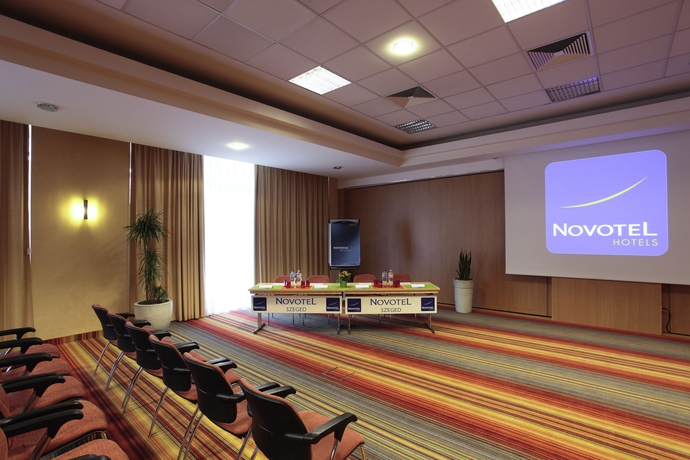 Imagen de los interiores del Hotel Novotel Szeged. Foto 16