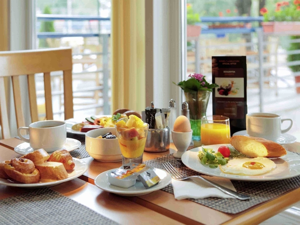 Imagen del bar/restaurante del Hotel Novotel Szeged. Foto 8