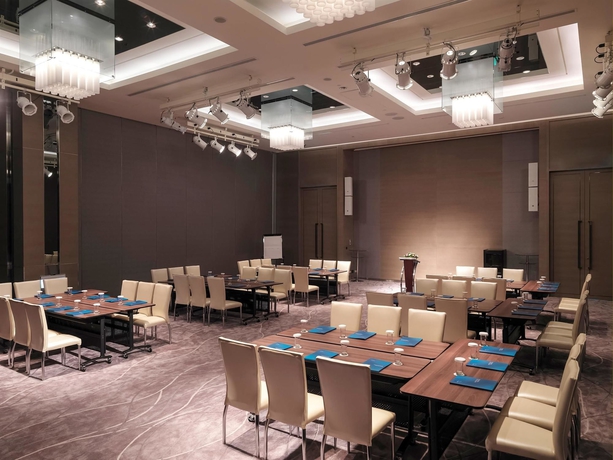 Imagen de los interiores del Hotel Novotel Taipei Taoyuan International Airport. Foto 12