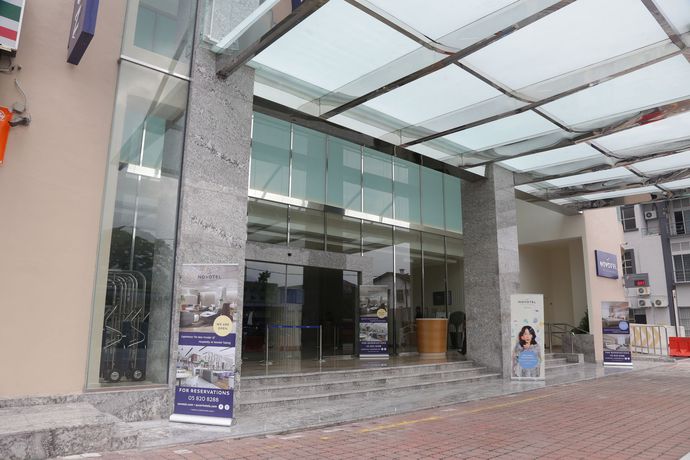 Imagen de la piscina del Hotel Novotel Taiping Perak. Foto 19