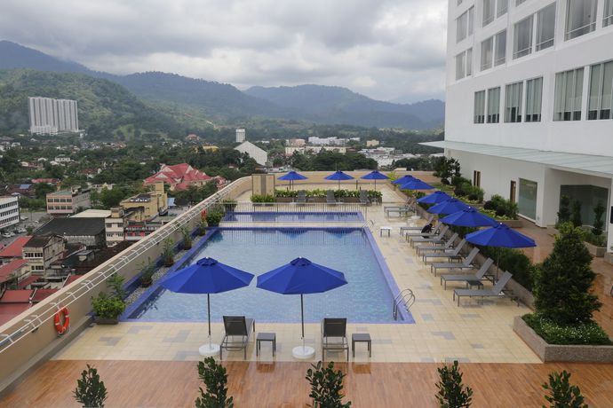 Imagen de la piscina del Hotel Novotel Taiping Perak. Foto 20