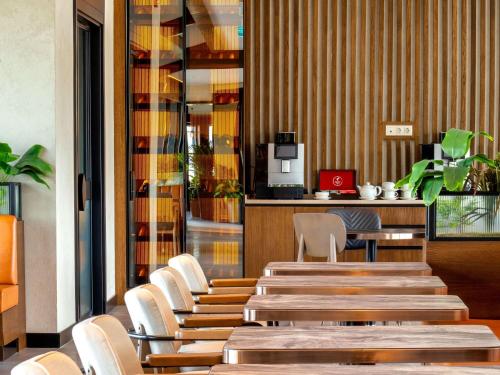 Imagen general del Hotel Novotel Tbilisi Center. Foto 10