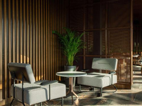 Imagen general del Hotel Novotel Tbilisi Center. Foto 14