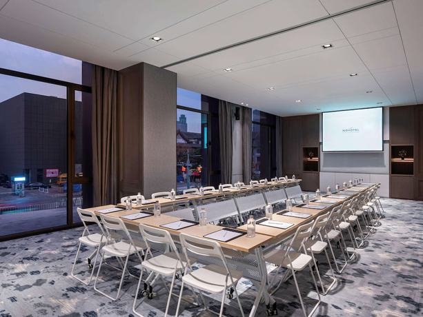 Imagen de los interiores del Hotel Novotel Tianjin Drum Tower. Foto 16