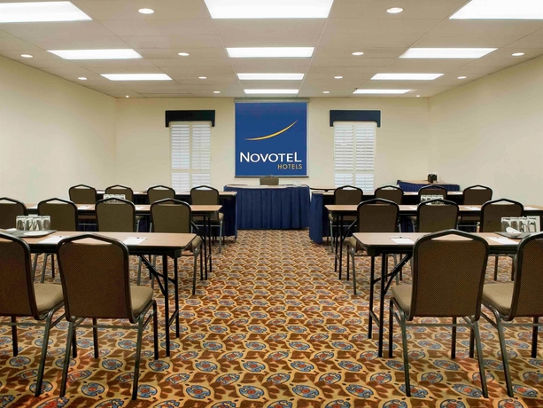 Imagen de los interiores del Hotel Novotel Toronto Centre. Foto 13