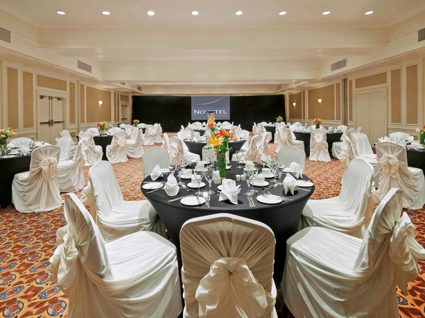 Imagen de los interiores del Hotel Novotel Toronto Centre. Foto 14