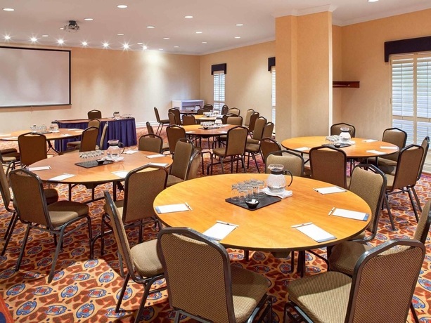 Imagen de los interiores del Hotel Novotel Toronto Centre. Foto 16