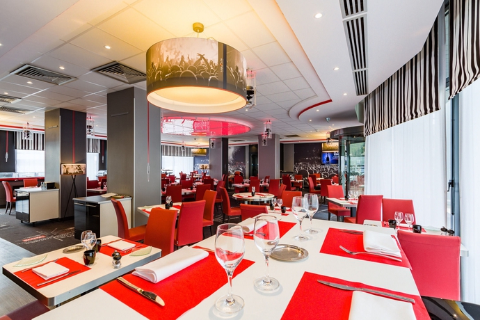 Imagen del bar/restaurante del Hotel Novotel Tours Centre Gare. Foto 5