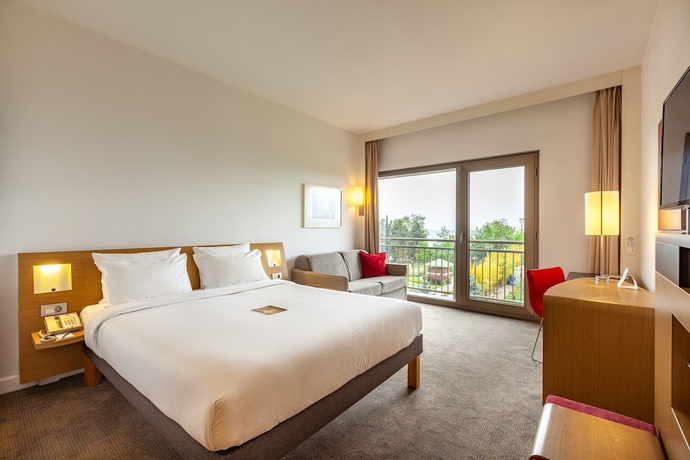 Imagen de la habitación del Hotel Novotel Trabzon. Foto 2