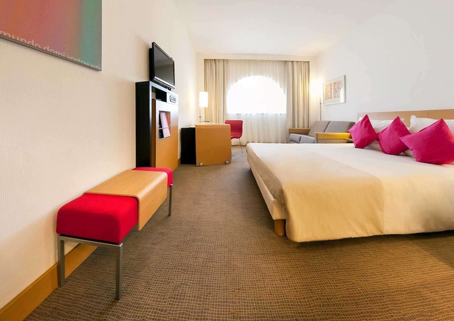 Imagen de la habitación del Hotel Novotel Tunis. Foto 4