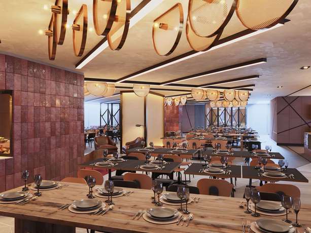 Imagen del bar/restaurante del Hotel Novotel Valencia Lavant - New Opening 2024. Foto 2