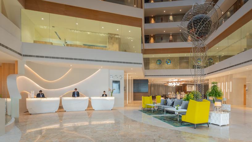 Imagen de los interiores del Hotel Novotel Vijayawada Varun. Foto 20