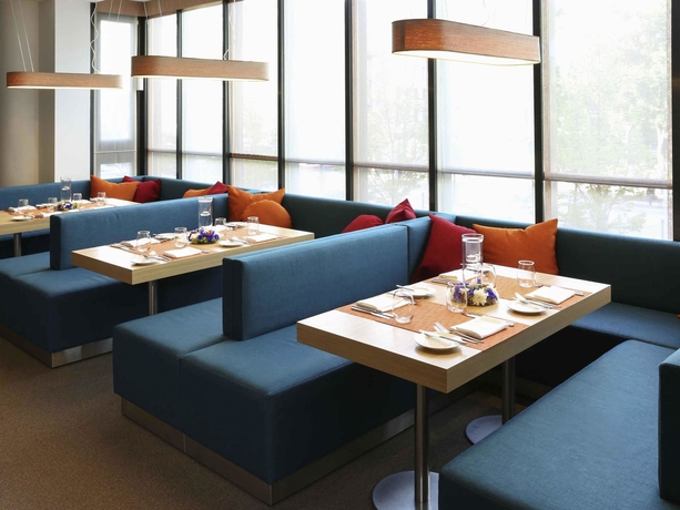 Imagen del bar/restaurante del Hotel Novotel Vilnius Centre. Foto 10