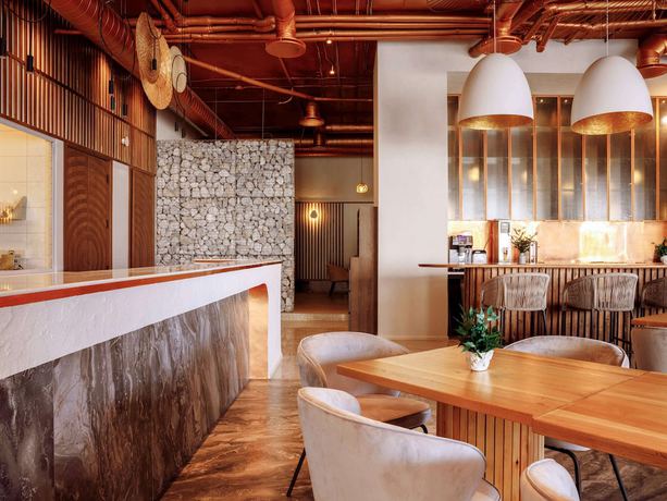 Imagen del bar/restaurante del Hotel Novotel Vladivostok. Foto 2