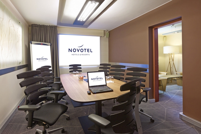 Imagen de los interiores del Hotel Novotel Warszawa Centrum. Foto 7