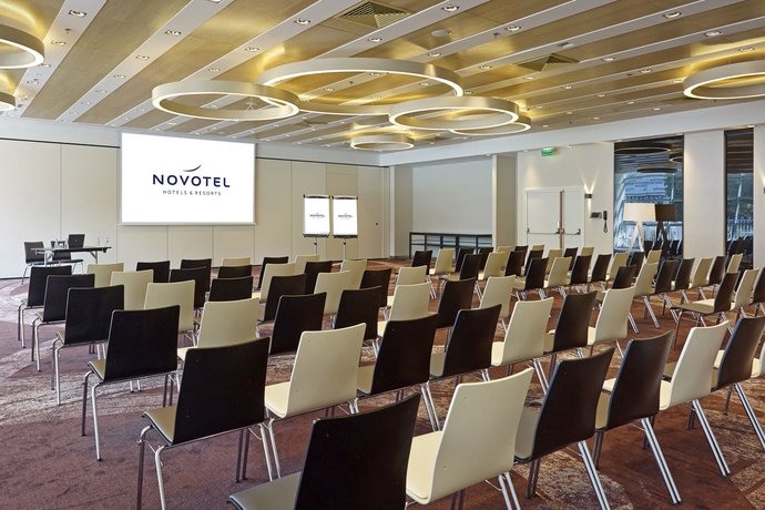 Imagen de los interiores del Hotel Novotel Warszawa Centrum. Foto 10