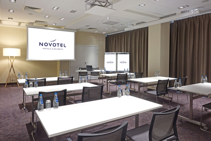 Imagen de los interiores del Hotel Novotel Warszawa Centrum. Foto 16