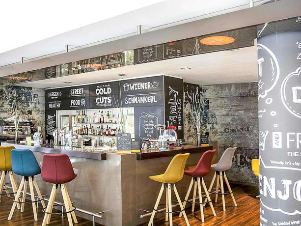 Imagen del bar/restaurante del Hotel Novotel Wien City. Foto 4