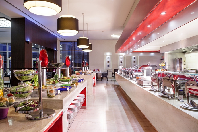 Imagen del bar/restaurante del Hotel Novotel World Trade Centre. Foto 5