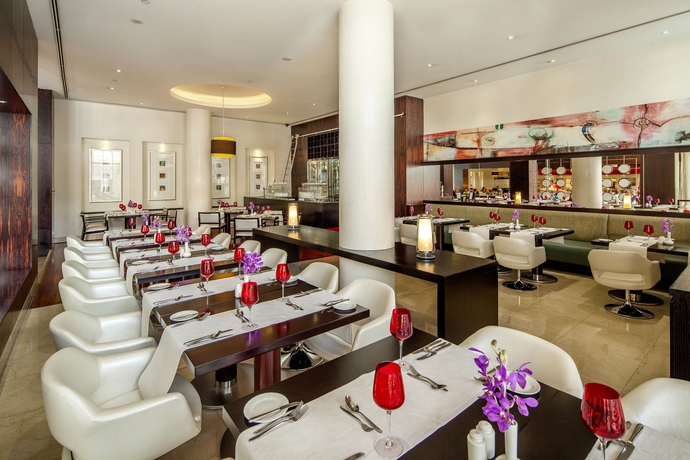 Imagen del bar/restaurante del Hotel Novotel World Trade Centre. Foto 7