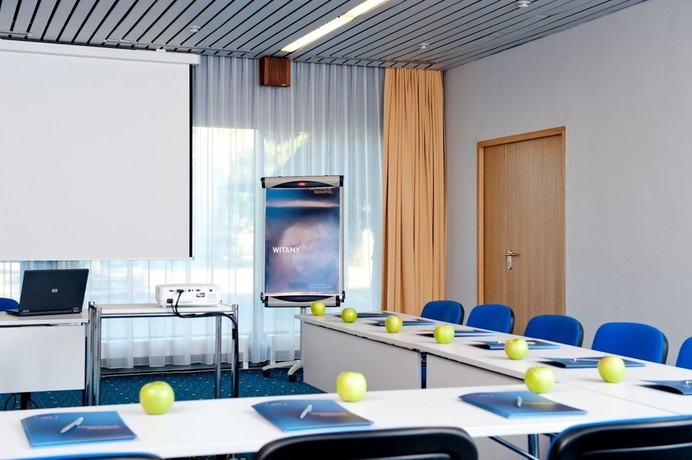 Imagen de los interiores del Hotel Novotel Wroclaw City. Foto 12