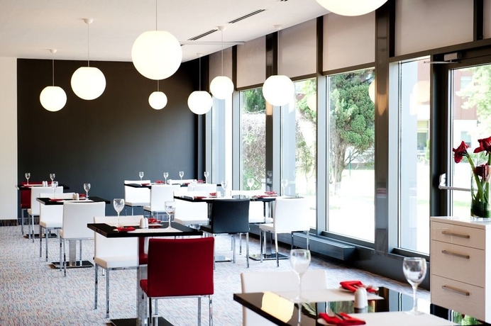 Imagen del bar/restaurante del Hotel Novotel Wroclaw City. Foto 5