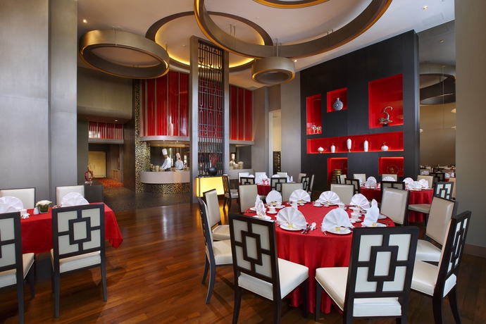 Imagen del bar/restaurante del Hotel Novotel Yangon Max. Foto 3