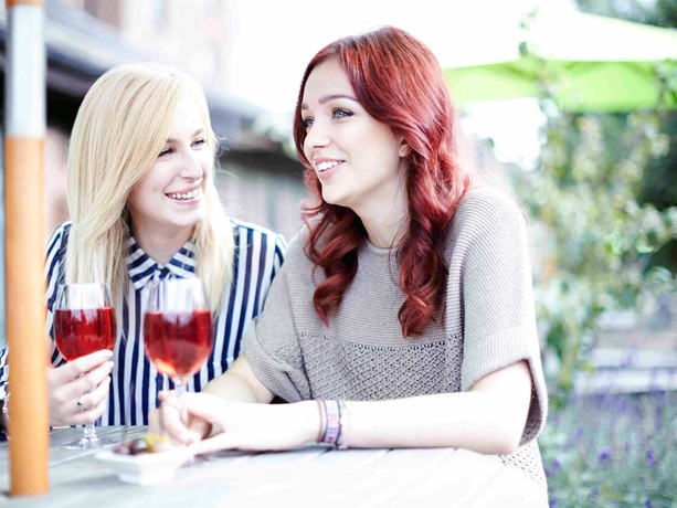 Imagen del bar/restaurante del Hotel Novotel York Centre. Foto 8