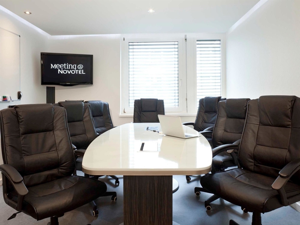 Imagen de los interiores del Hotel Novotel Zurich Airport Messe. Foto 13