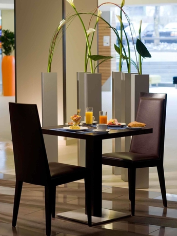 Imagen del bar/restaurante del Hotel Novotel Zurich Airport Messe. Foto 8