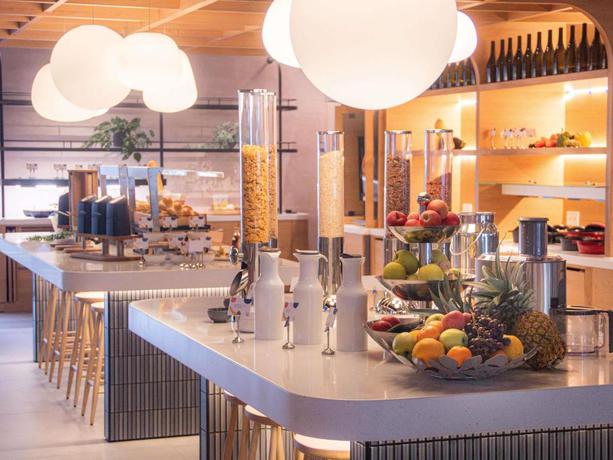 Imagen del bar/restaurante del Hotel Novotel Zurich Airport Messe. Foto 3