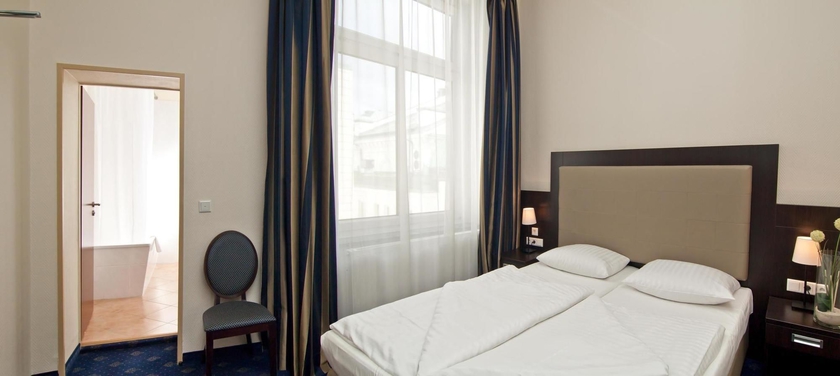 Imagen de la habitación del Hotel Novum Continental Hamburg Hauptbahnhof. Foto 7