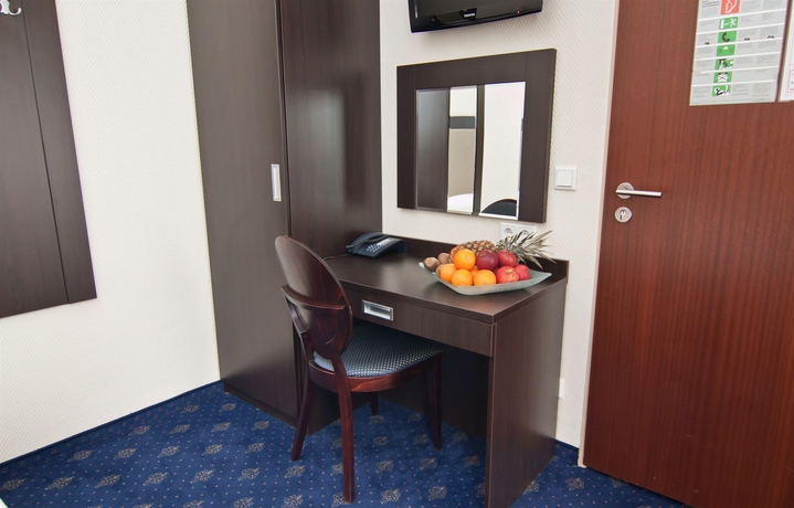 Imagen de la habitación del Hotel Novum Continental Hamburg Hauptbahnhof. Foto 9