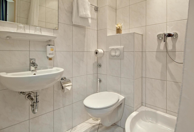 Imagen de la habitación del Hotel Novum Continental Hamburg Hauptbahnhof. Foto 10