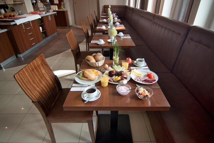 Imagen del bar/restaurante del Hotel Novum Eleazar City Center. Foto 8