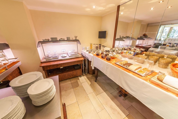 Imagen del bar/restaurante del Hotel Novum Flora. Foto 3