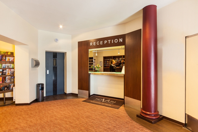 Imagen de los interiores del Hotel Novum Graf Moltke Hamburg. Foto 14