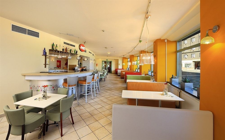 Imagen del bar/restaurante del Hotel Novum Hotel Vitkov Prag. Foto 4