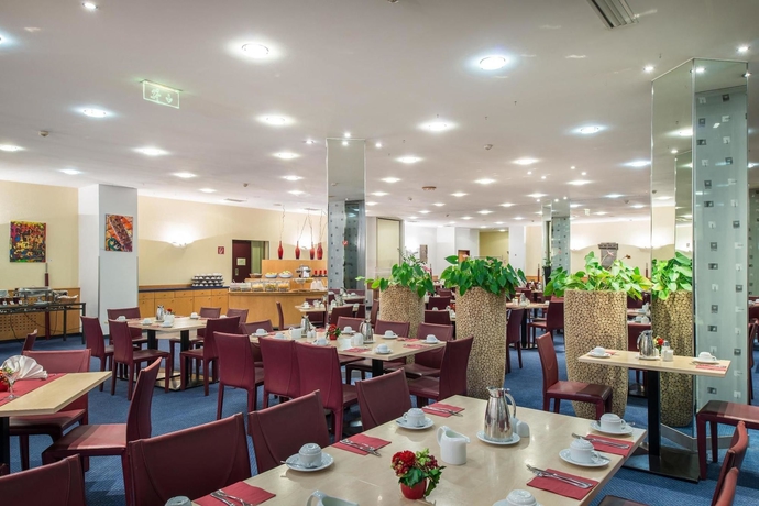 Imagen del bar/restaurante del Hotel Novum Kavalier. Foto 3