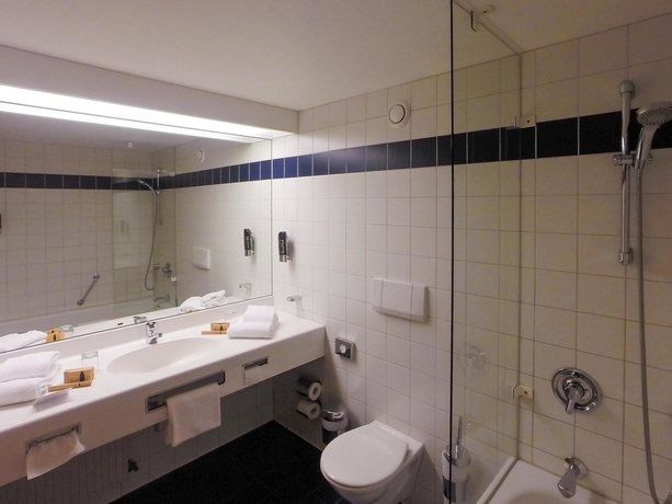 Imagen de la habitación del Hotel Novum Kavalier. Foto 8