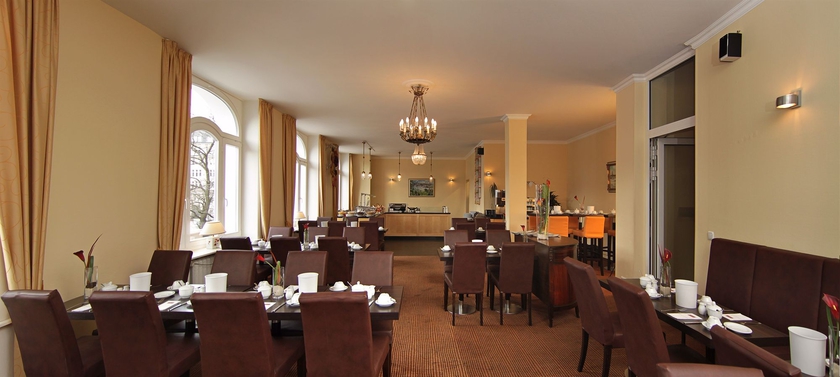 Imagen del bar/restaurante del Hotel Novum Kronprinz Hamburg Hauptbahnhof. Foto 2