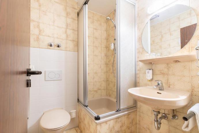 Imagen de la habitación del Hotel Novum Leonet K&ouml;ln Altstadt. Foto 4