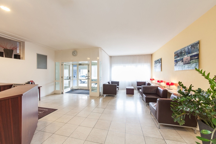 Imagen de los interiores del Hotel Novum Mariella Airport. Foto 10