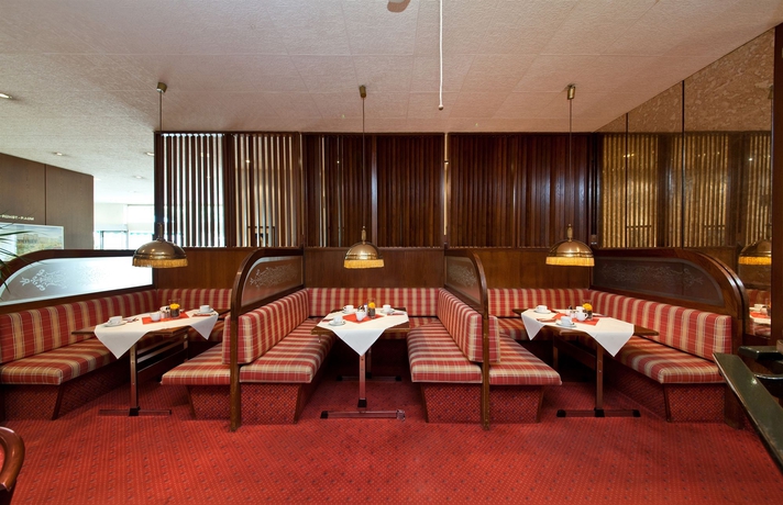 Imagen del bar/restaurante del Hotel Novum Ravenna Berlin Steglitz. Foto 3