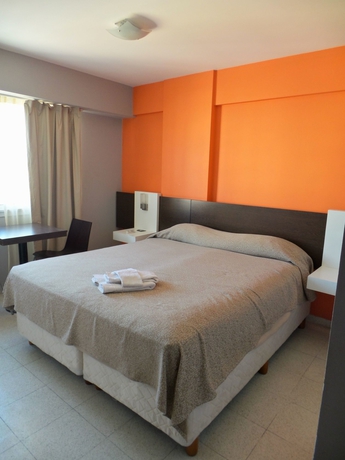 Imagen de la habitación del Hotel Novum Suites. Foto 8