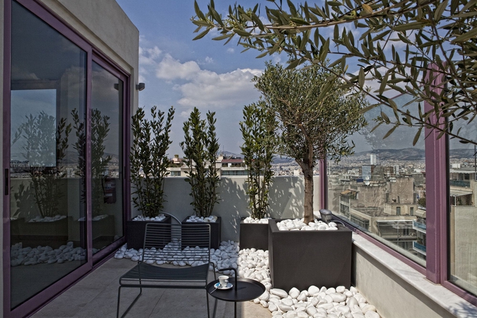 Imagen de la piscina del Hotel Novus City. Foto 15