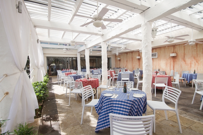 Imagen del bar/restaurante del Hotel Now Emerald Cancun - All Inclusive. Foto 2