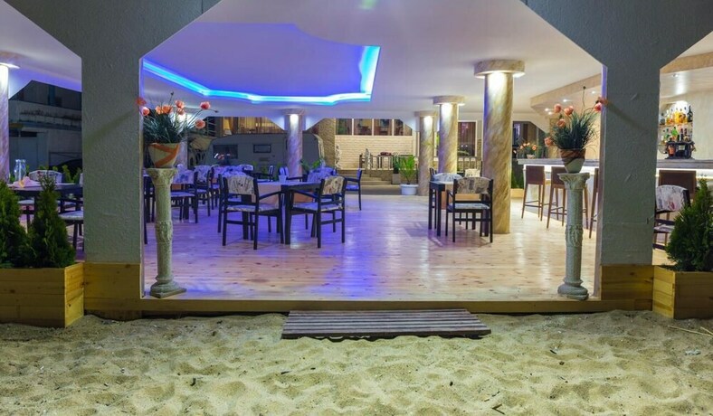 Imagen del bar/restaurante del Hotel Noy, Golden Sands. Foto 3
