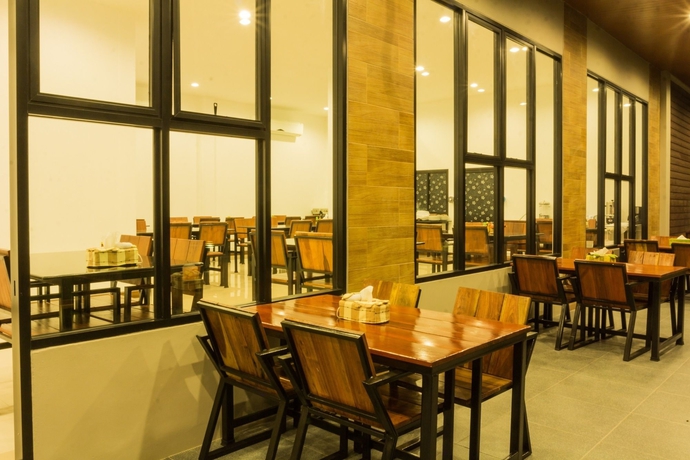 Imagen del bar/restaurante del Hotel Np. Foto 3