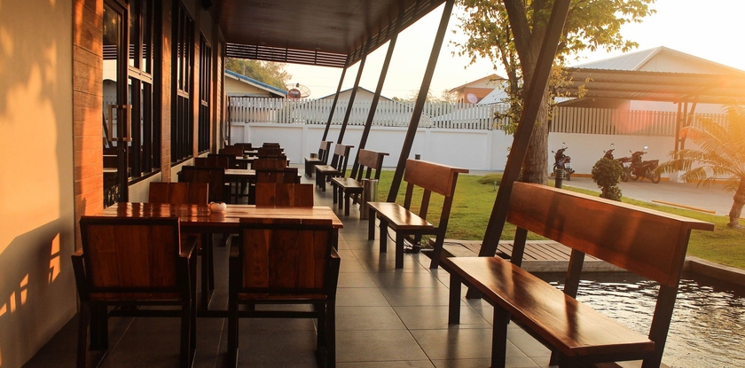 Imagen del bar/restaurante del Hotel Np. Foto 4